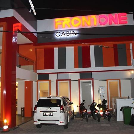 Front One Cabin Malioboro Jogja ジョグジャカルタ エクステリア 写真