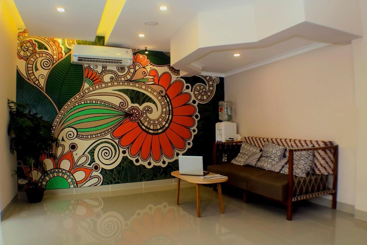 Front One Cabin Malioboro Jogja ジョグジャカルタ エクステリア 写真